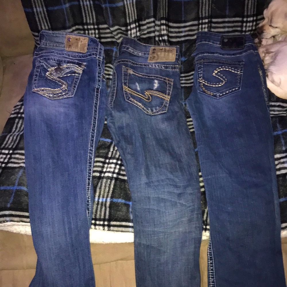 3 pears of silver jeans and 1 pair of capris from “MissMe”